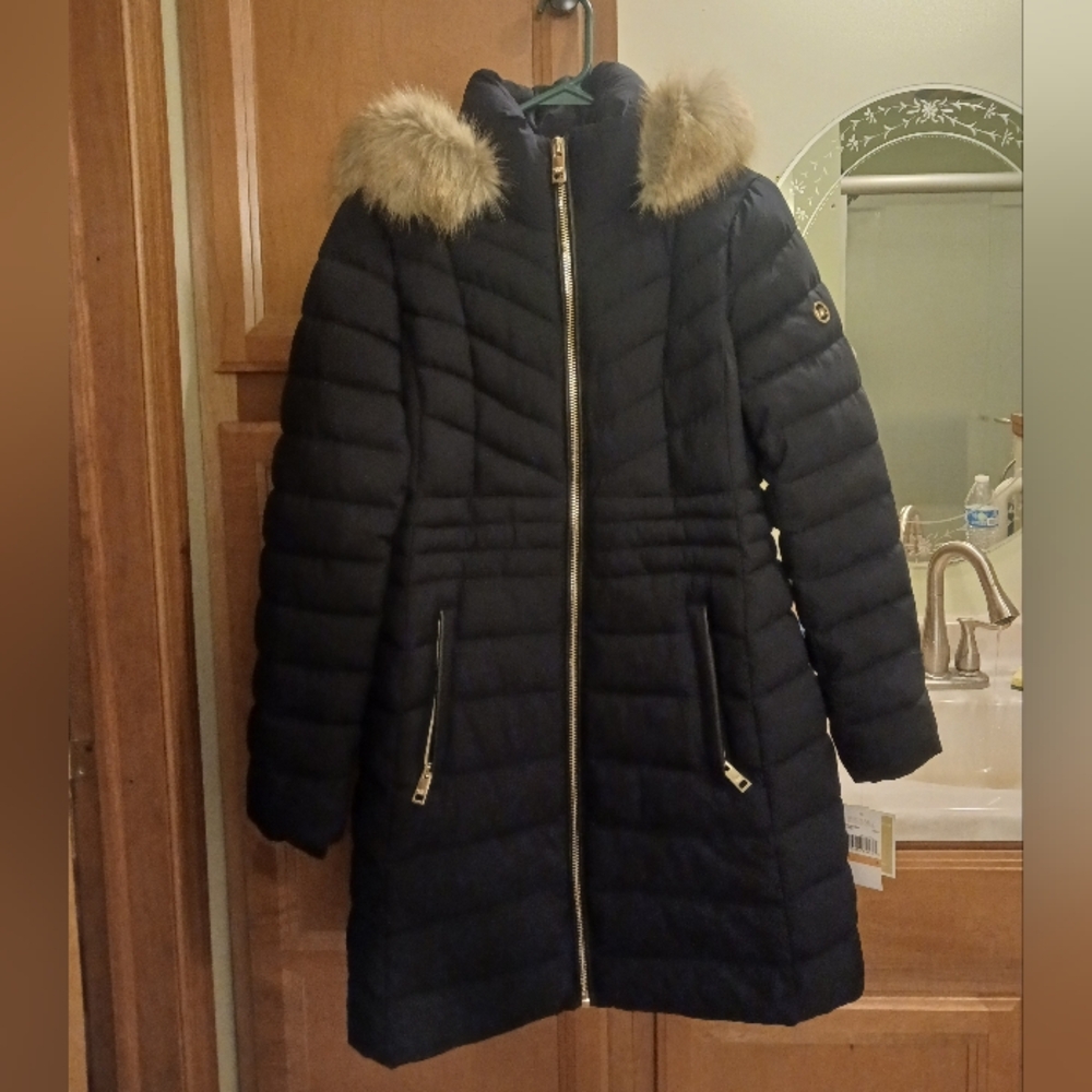 🩷for my bestie🩷 Michael Kors Navy Puffer Coat with Faux Fur Hood